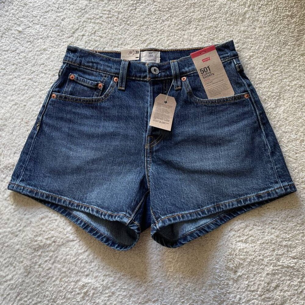 NWT Levi's 501 Mid Rise Curve Women’s Denim Shorts Size 27
